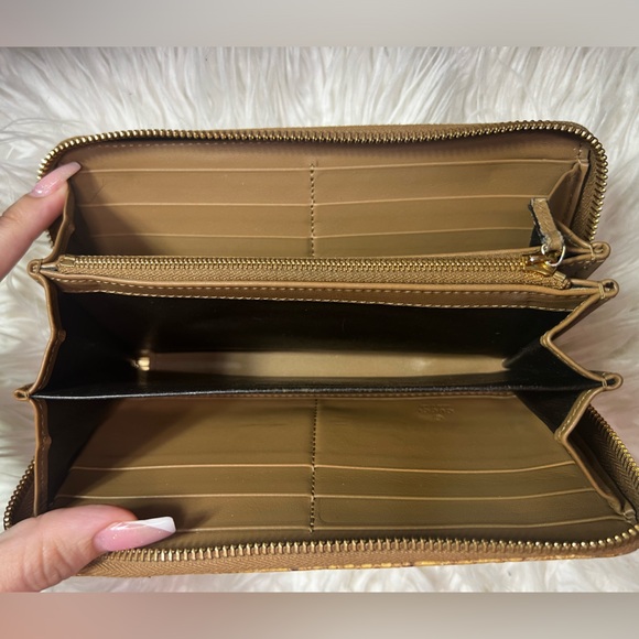 Gucci Python Long Zippy Wallet, authentic - Picture 7 of 11